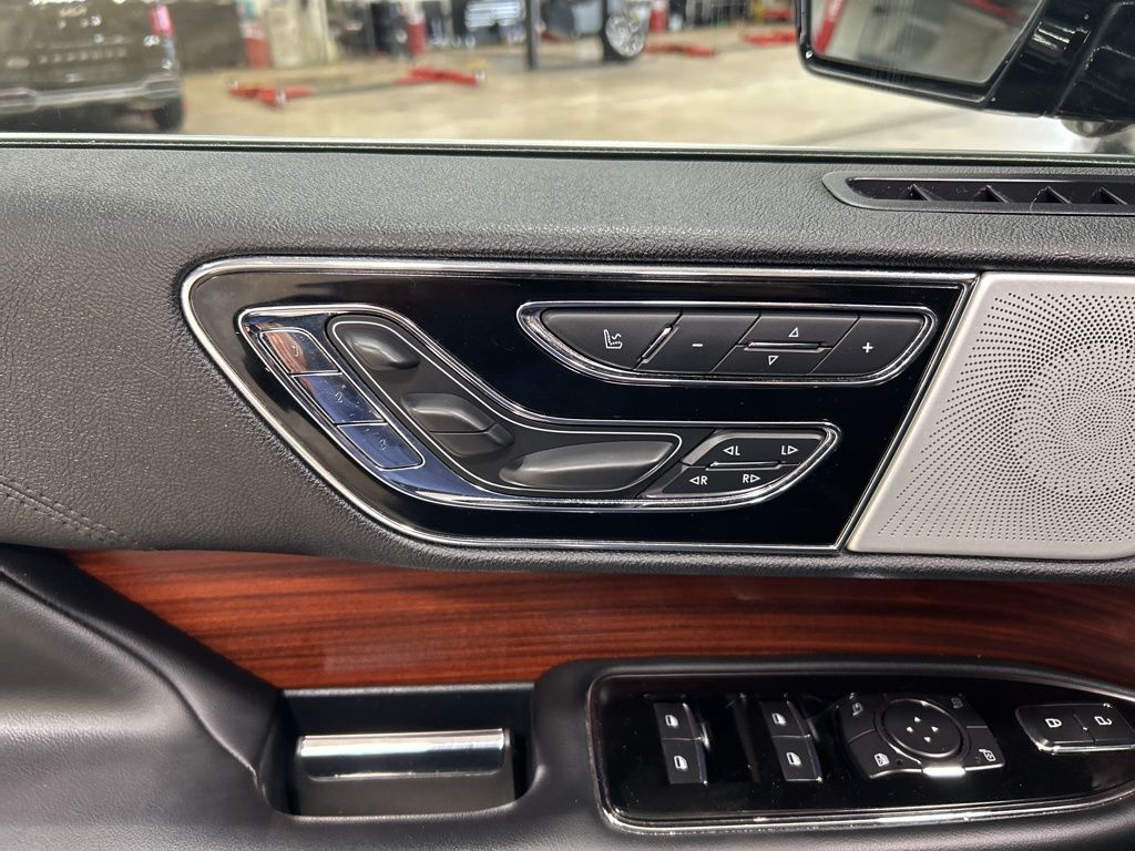 used 2021 Lincoln Navigator car, priced at $39,772