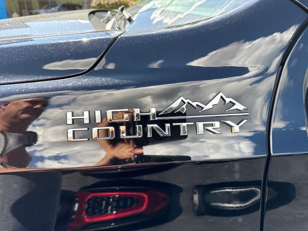 new 2025 Chevrolet Suburban car, priced at $92,180
