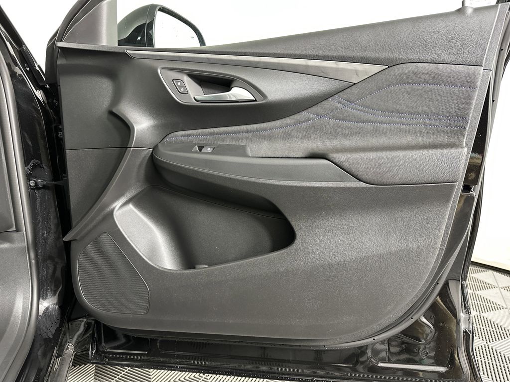 new 2025 Buick Envista car, priced at $29,570