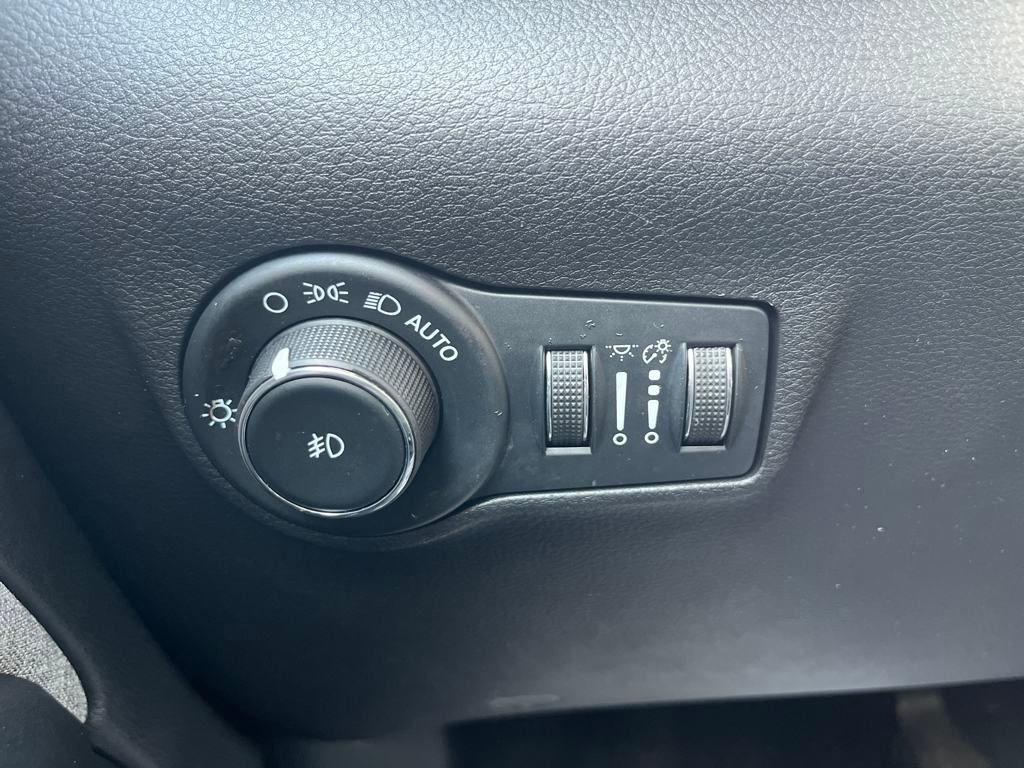 used 2022 Jeep Compass car, priced at $19,996