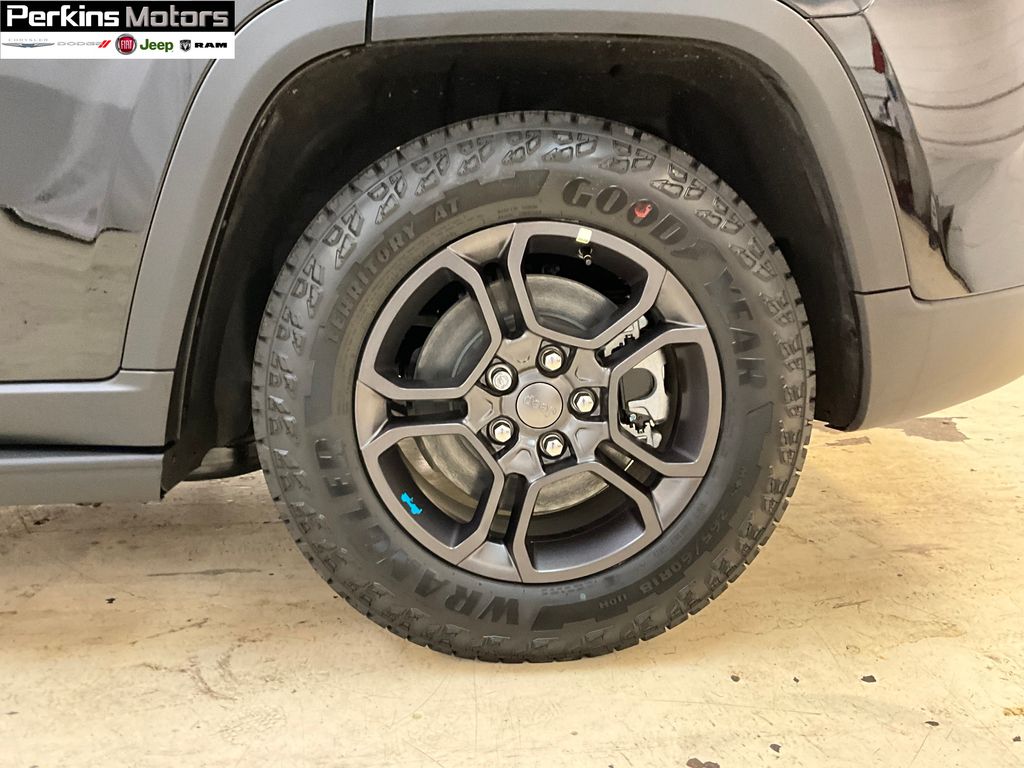 new 2025 Jeep Grand Cherokee car, priced at $65,815