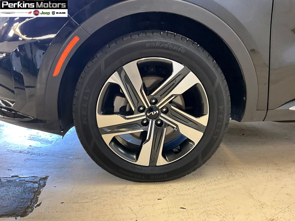 used 2022 Kia Sorento Hybrid car, priced at $31,476