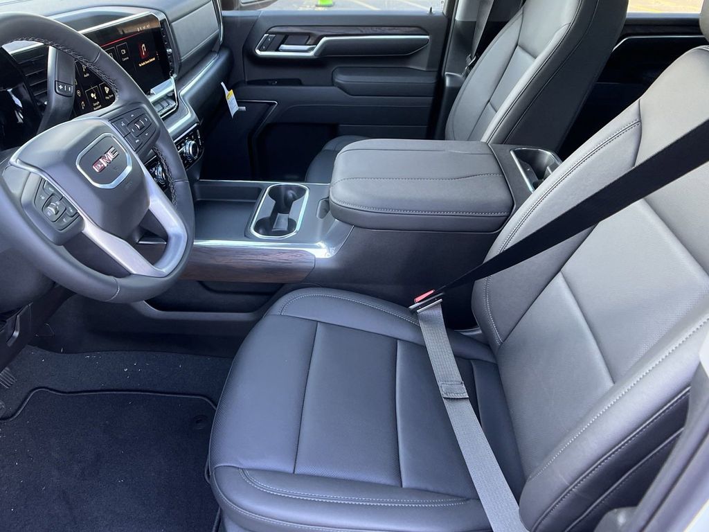new 2025 GMC Sierra 2500HD car, priced at $80,403