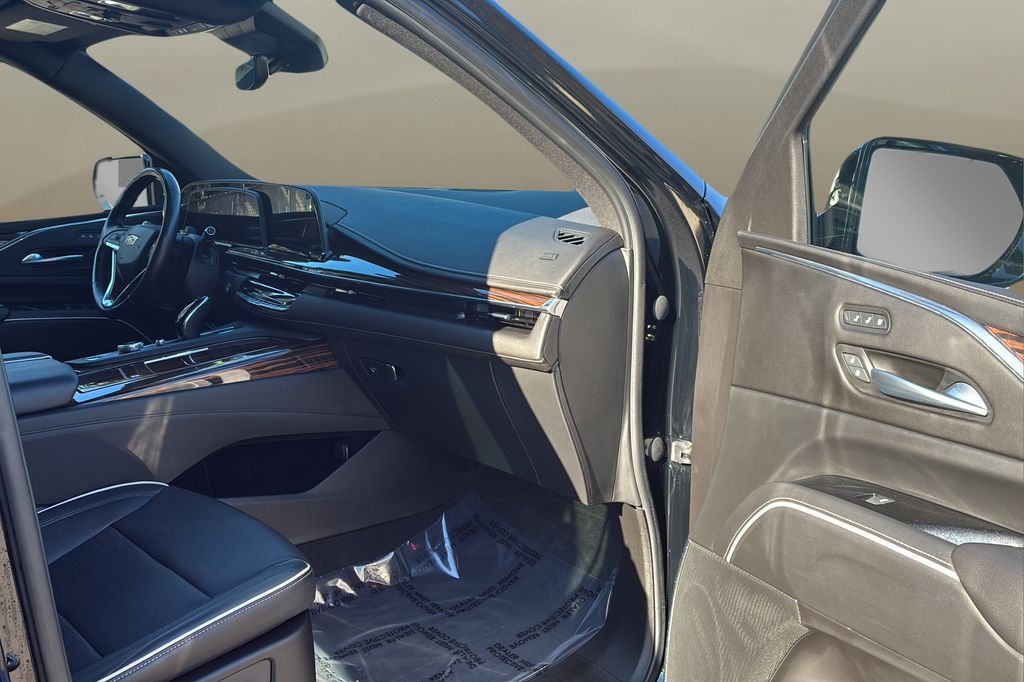 used 2023 Cadillac Escalade ESV car, priced at $70,400