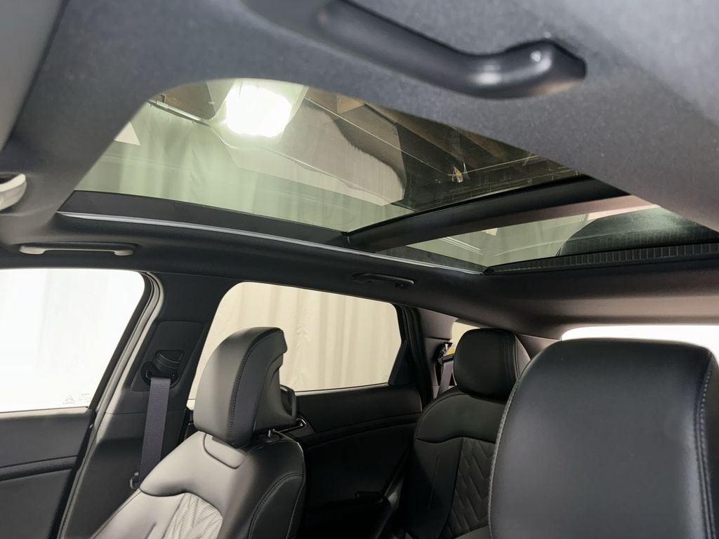 new 2025 Kia Sportage Plug-In Hybrid car, priced at $45,893