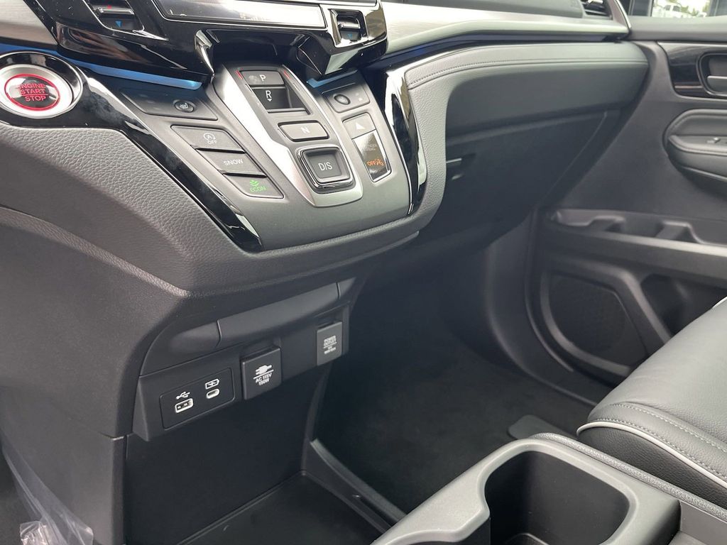 new 2025 Honda Odyssey car, priced at $46,426