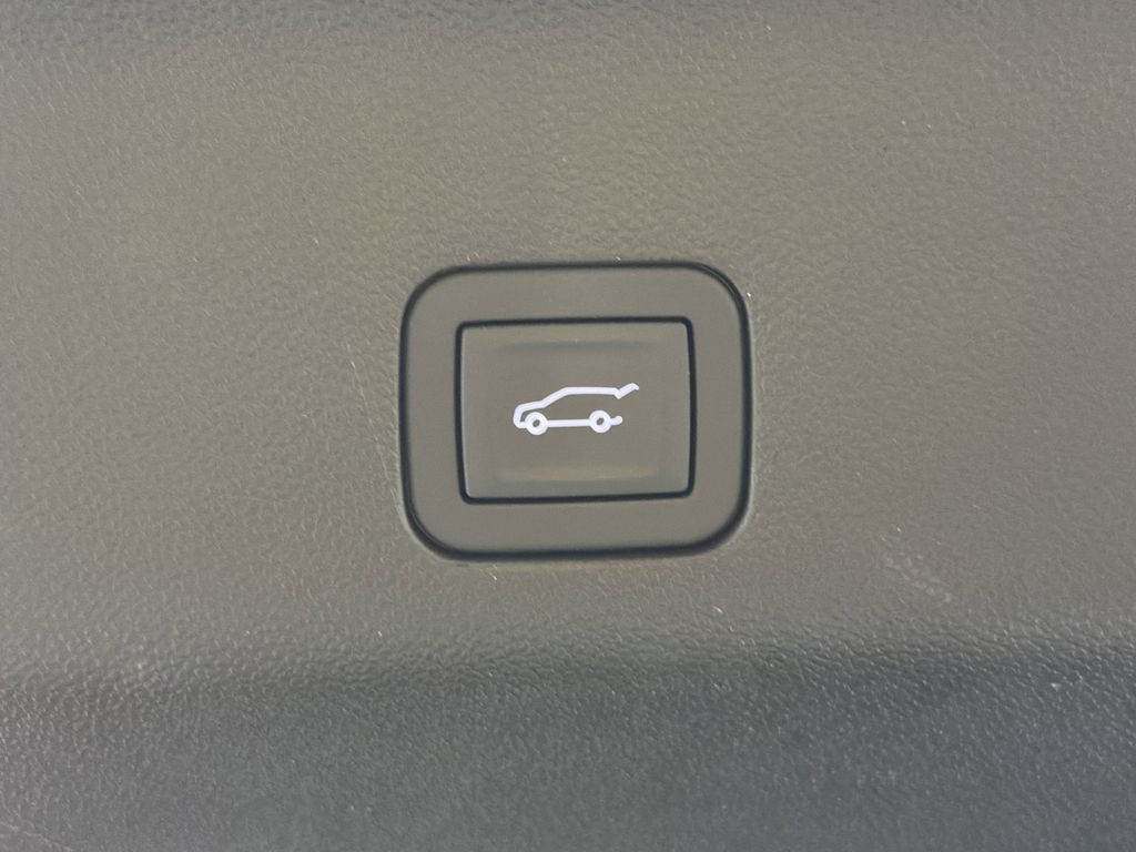 used 2025 GMC Yukon XL car, priced at $83,990