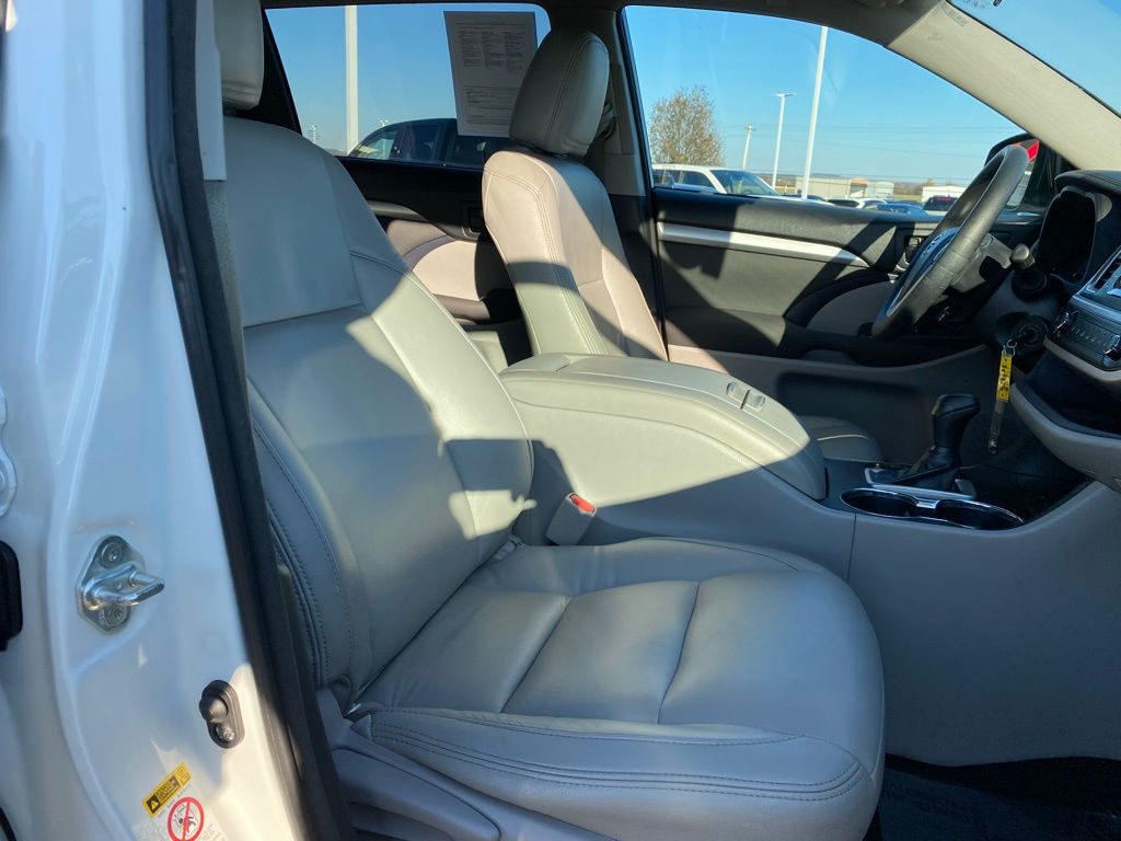 used 2018 Toyota Highlander car, priced at $16,500