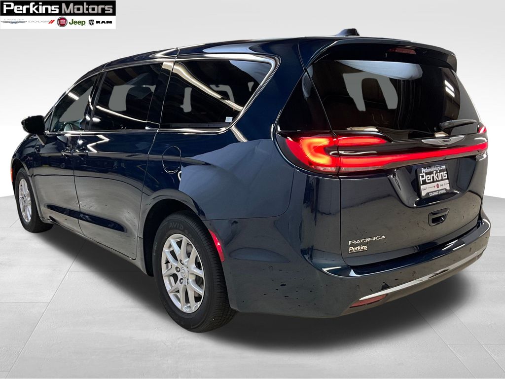 new 2025 Chrysler Pacifica car