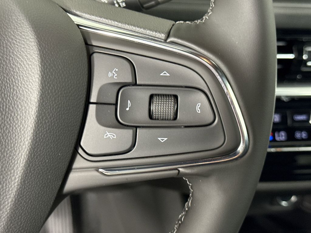new 2025 Buick Envista car, priced at $31,085