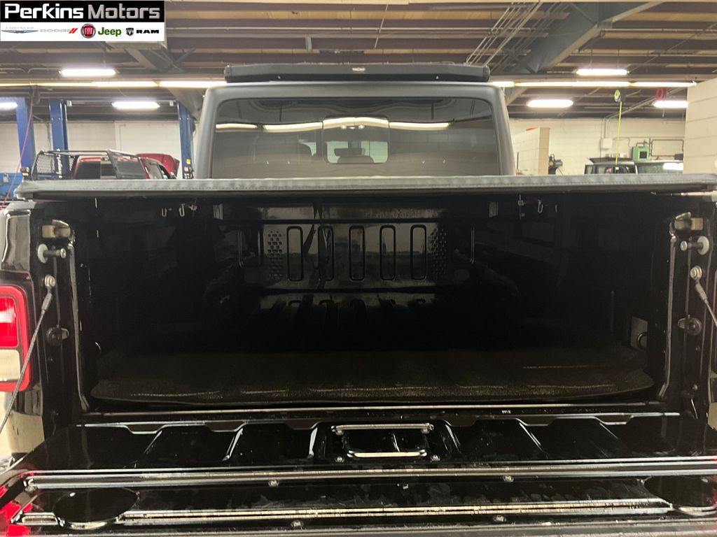 used 2022 Jeep Gladiator car