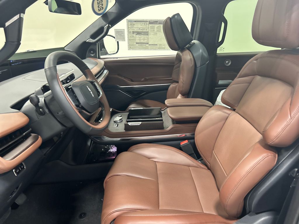 new 2025 Lincoln Navigator car, priced at $102,985