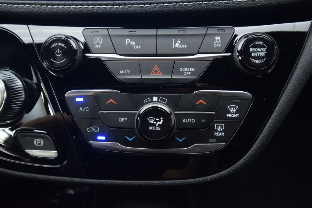 new 2026 Chrysler Pacifica car, priced at $44,544