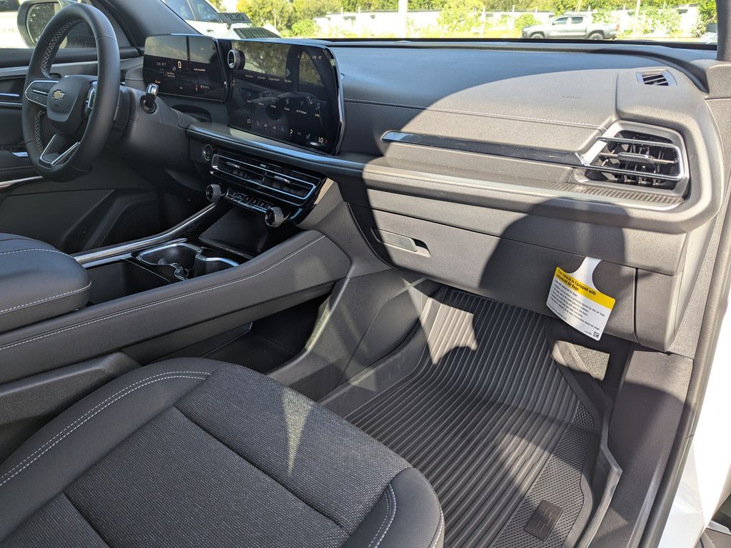 new 2026 Chevrolet Traverse car, priced at $41,845