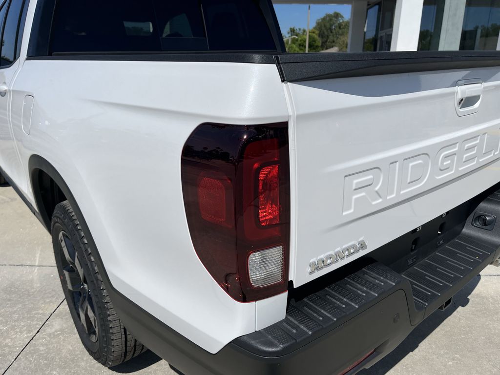 new 2025 Honda Ridgeline car, priced at $44,689
