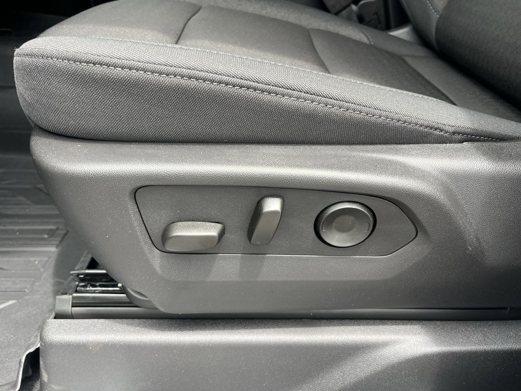 new 2025 GMC Sierra 1500 car, priced at $50,195
