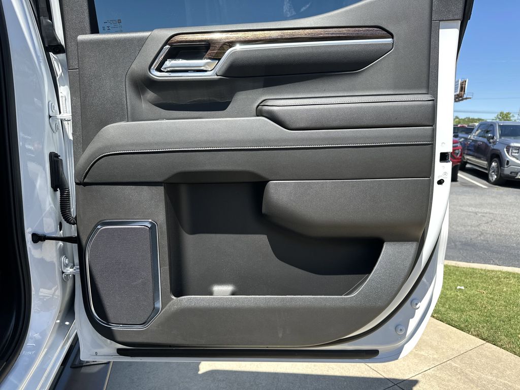 new 2025 GMC Sierra 1500 car, priced at $59,430