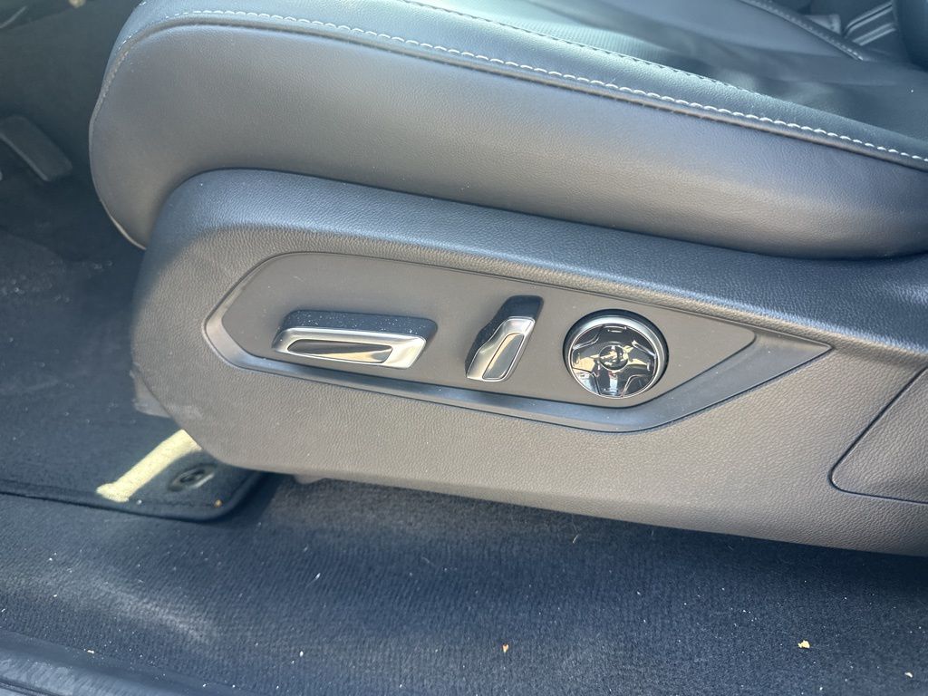 used 2024 Acura MDX car, priced at $47,991