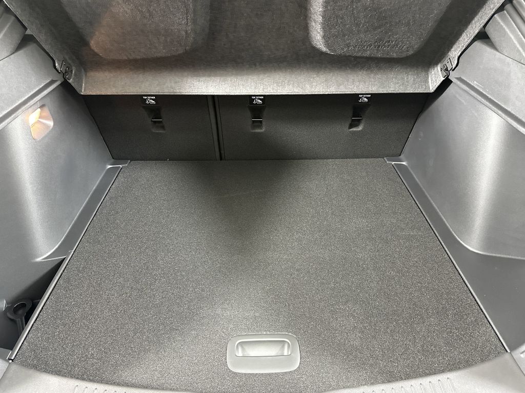 new 2025 Buick Envista car, priced at $31,085