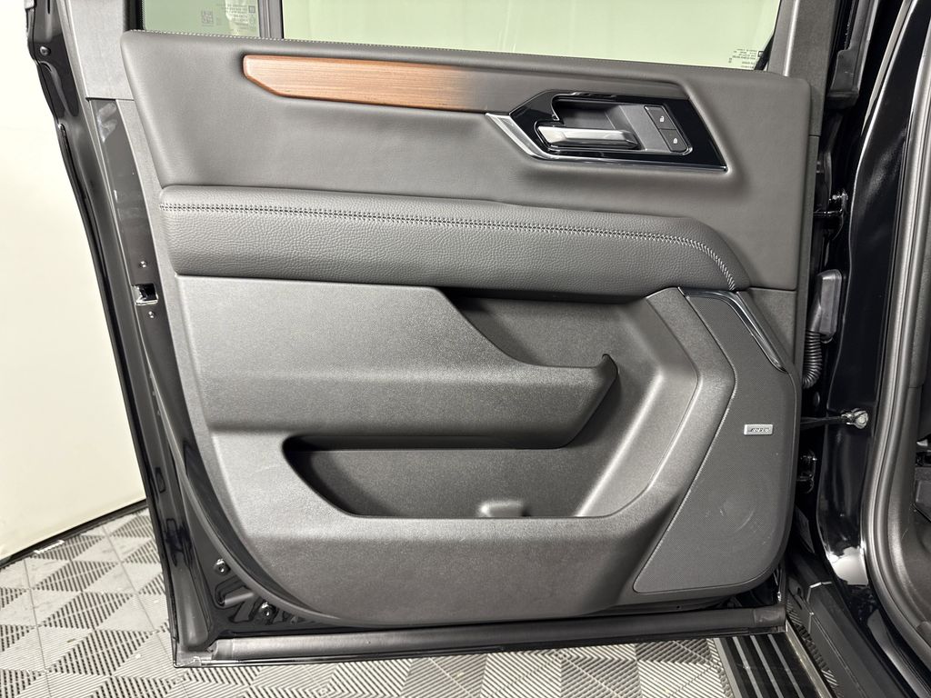 new 2025 GMC Yukon XL car, priced at $97,086