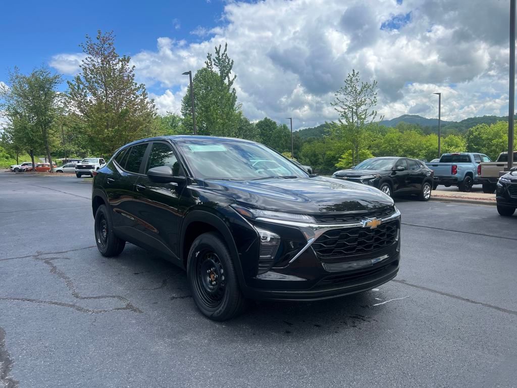 new 2025 Chevrolet Trax car, priced at $22,290