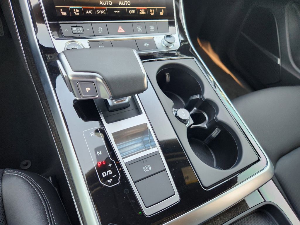 new 2025 Audi Q7 car, priced at $77,750