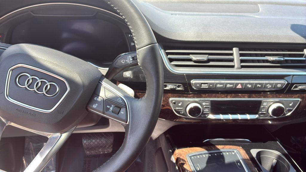 used 2019 Audi Q7 car, priced at $21,900
