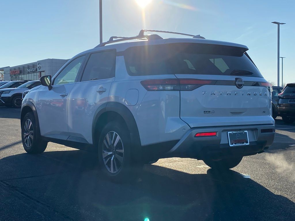 new 2025 Nissan Pathfinder car, priced at $41,695