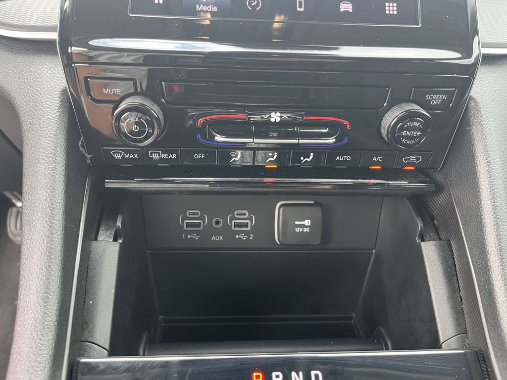 used 2024 Jeep Grand Cherokee car, priced at $29,795