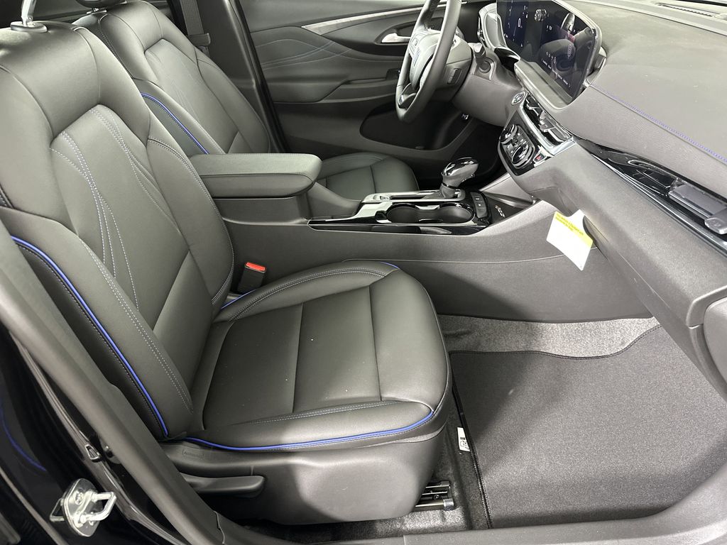 new 2025 Buick Envista car, priced at $29,570