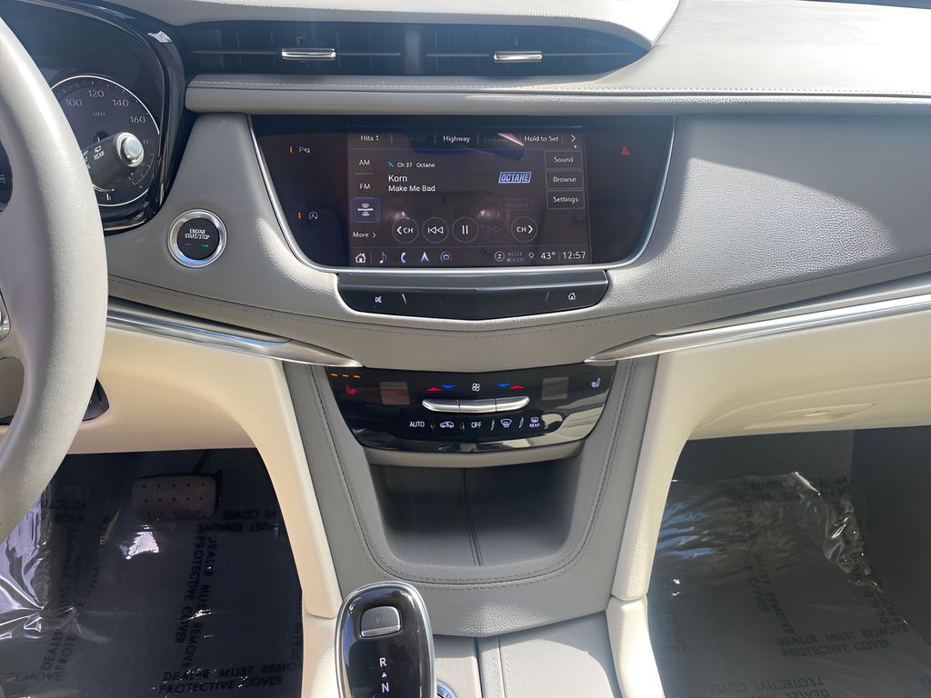 used 2022 Cadillac XT5 car, priced at $37,500