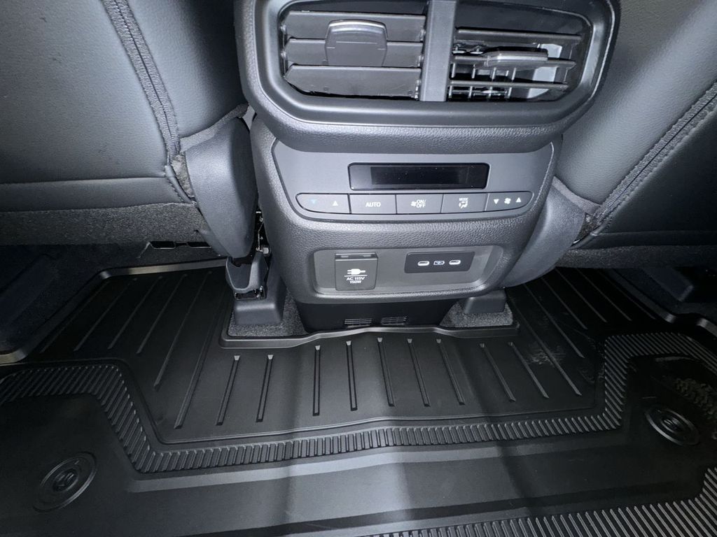 new 2025 Honda Pilot car, priced at $50,895