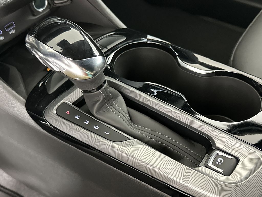 new 2025 Buick Envista car, priced at $29,075