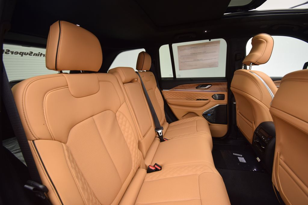 new 2025 Jeep Grand Cherokee car, priced at $61,204