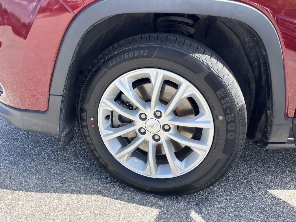 used 2021 Jeep Cherokee car, priced at $14,995