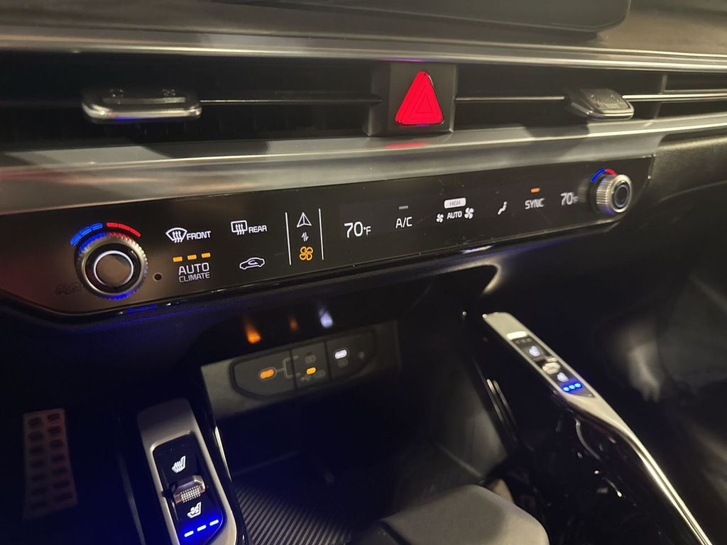 new 2025 Kia Sorento car, priced at $46,522