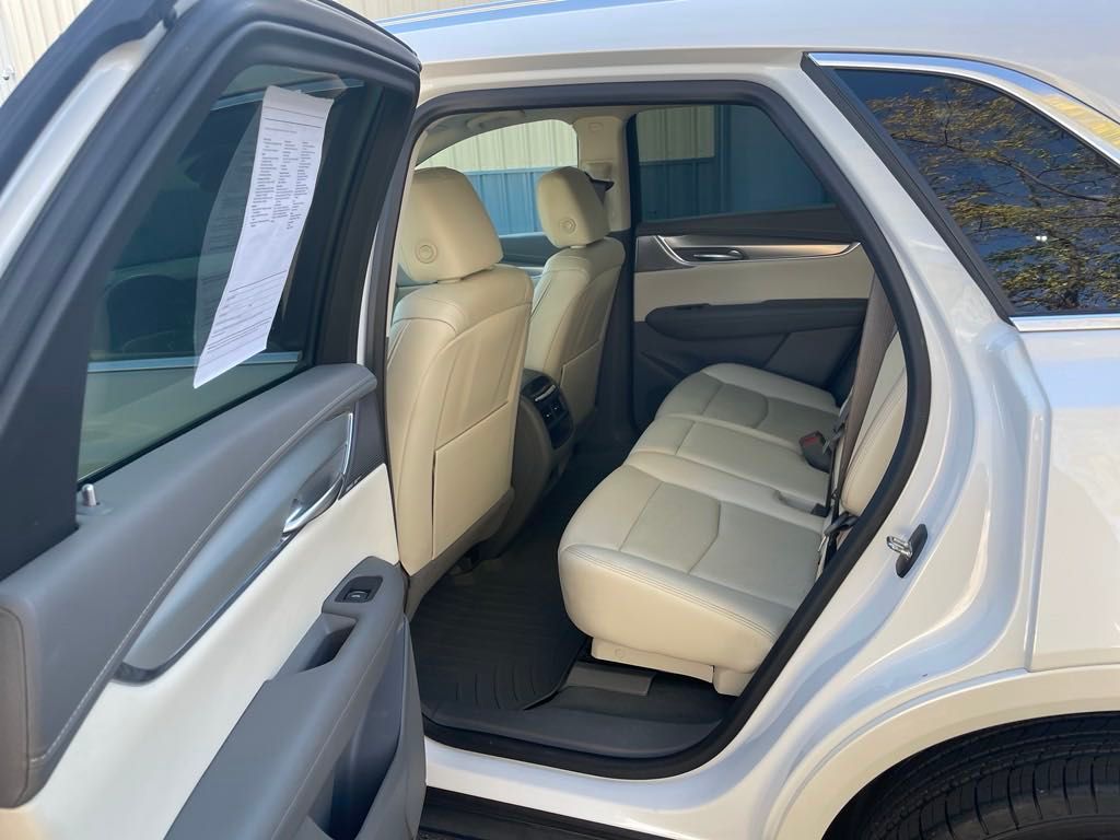 used 2023 Cadillac XT5 car, priced at $37,500