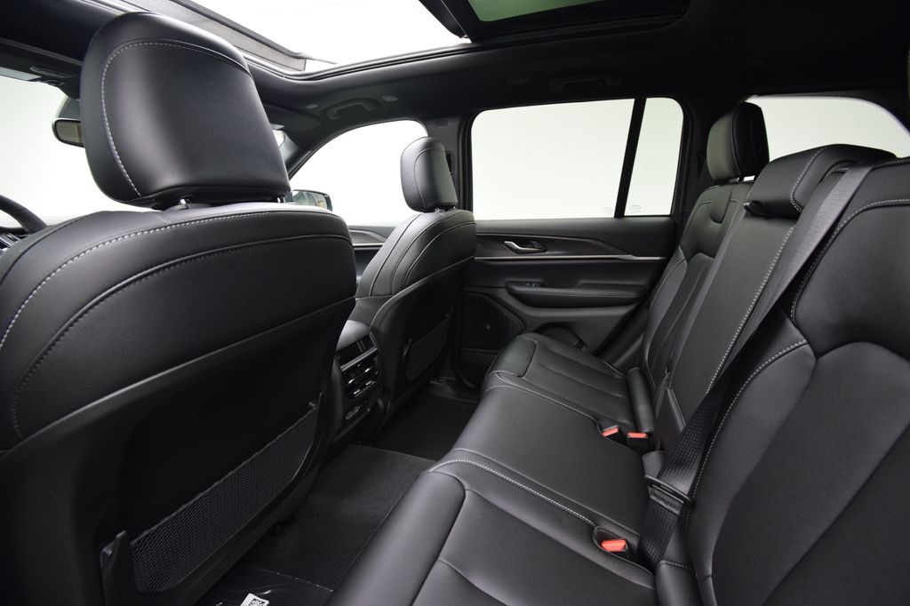 new 2025 Jeep Grand Cherokee car, priced at $44,150