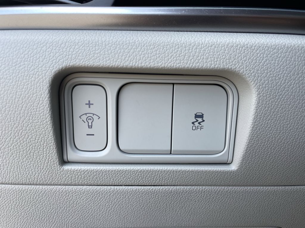 new 2025 Kia Sorento car, priced at $32,499