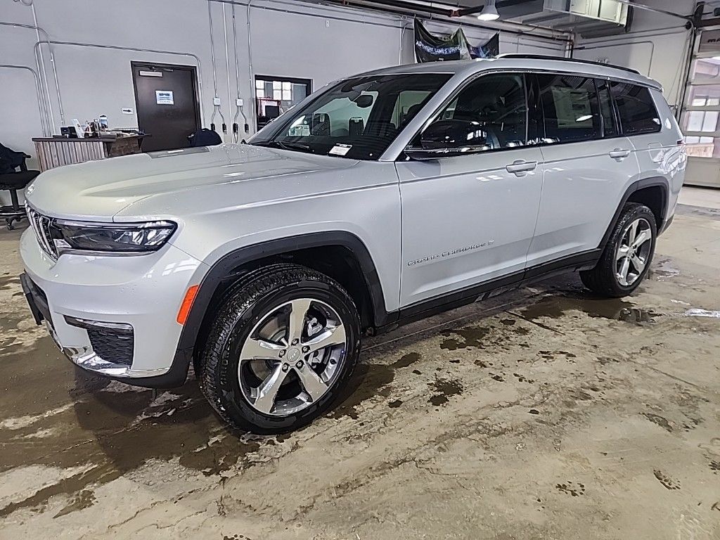 new 2024 Jeep Grand Cherokee L car, priced at $44,920