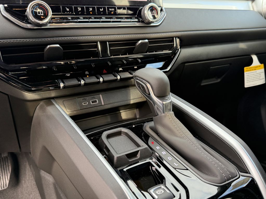 new 2026 Chevrolet Colorado car, priced at $34,900