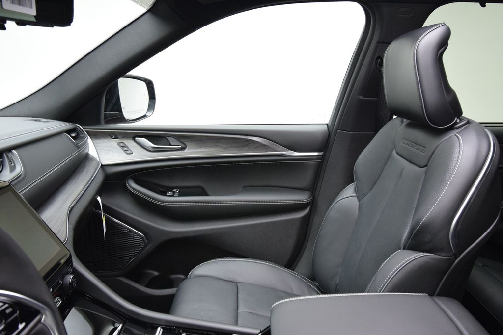 new 2024 Jeep Grand Cherokee L car, priced at $65,451
