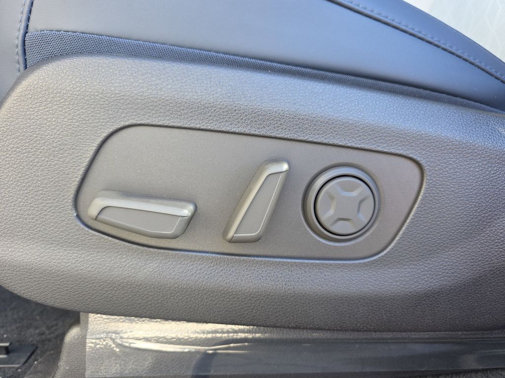 new 2026 Kia Carnival Hybrid car, priced at $47,799