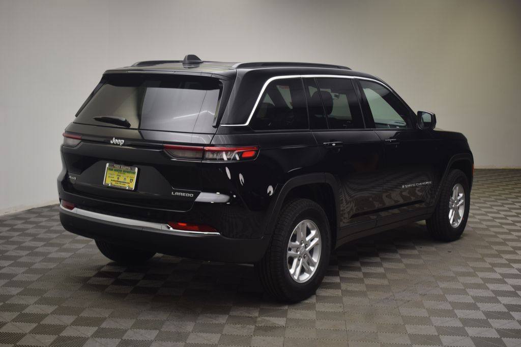 new 2025 Jeep Grand Cherokee car, priced at $40,067