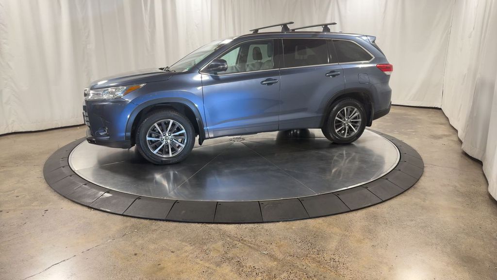 used 2018 Toyota Highlander car, priced at $23,700