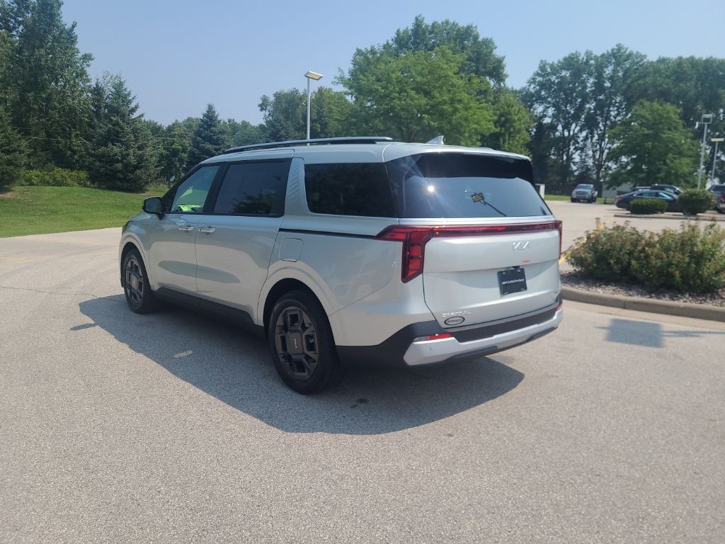 used 2025 Kia Carnival Hybrid car, priced at $42,757