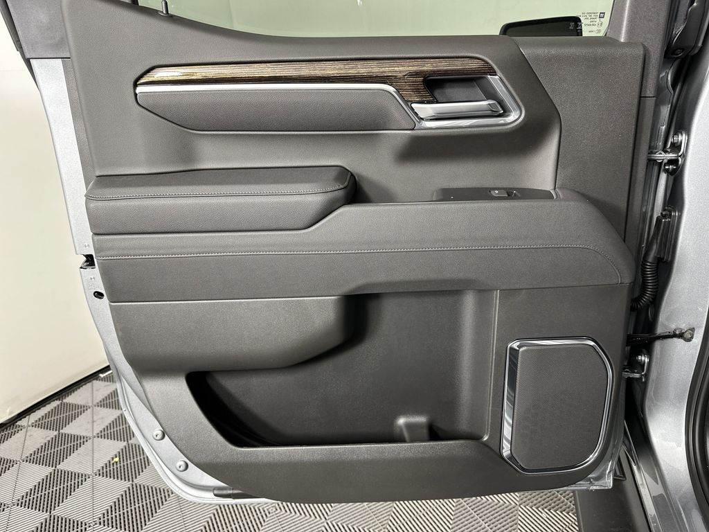 new 2025 GMC Sierra 1500 car, priced at $60,224