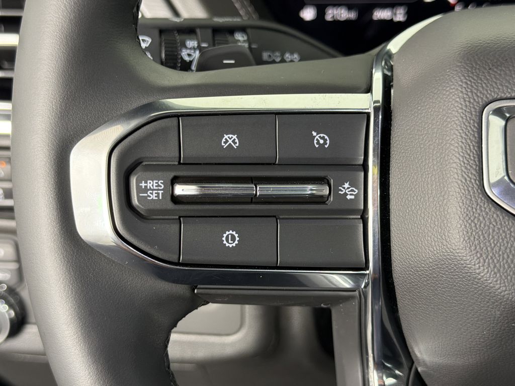 used 2025 GMC Yukon XL car, priced at $83,990