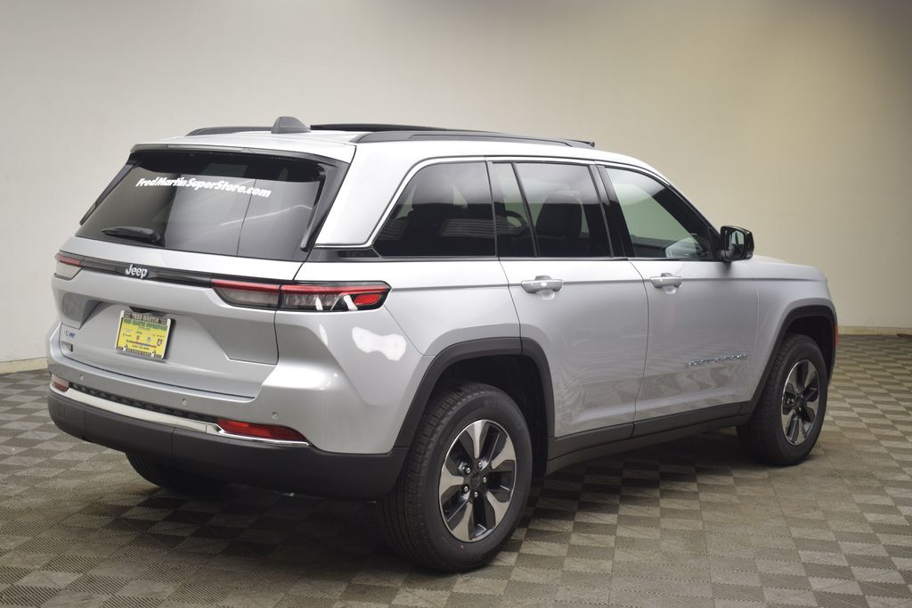 new 2025 Jeep Grand Cherokee car, priced at $52,550