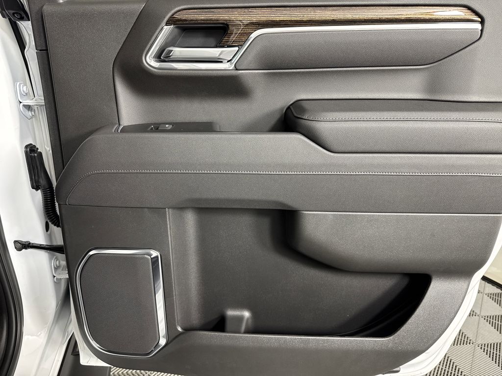 new 2025 GMC Sierra 1500 car, priced at $61,929